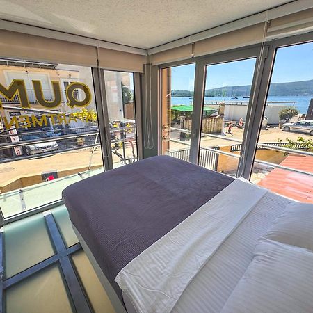 Qumi Apartments Tivat Eksteriør billede
