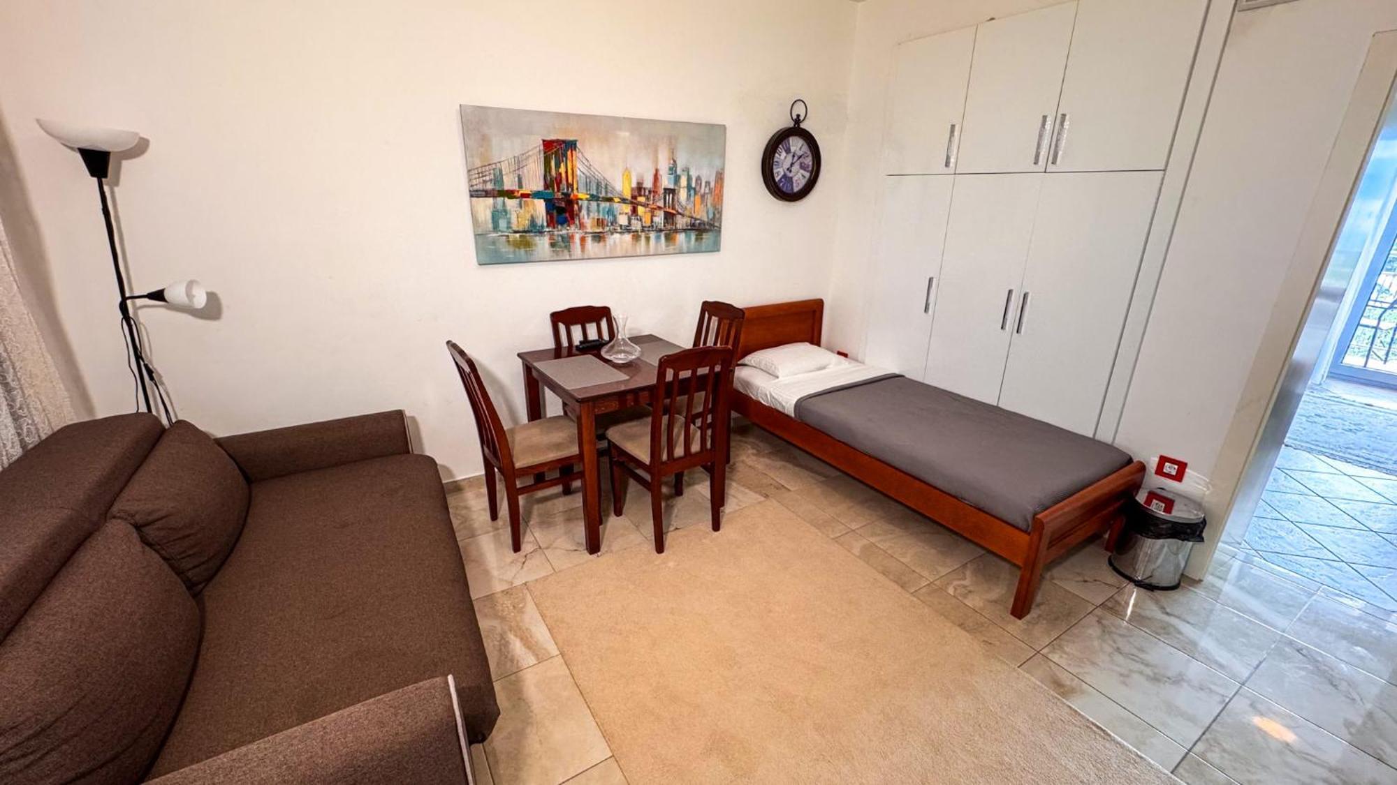 Qumi Apartments Tivat Eksteriør billede