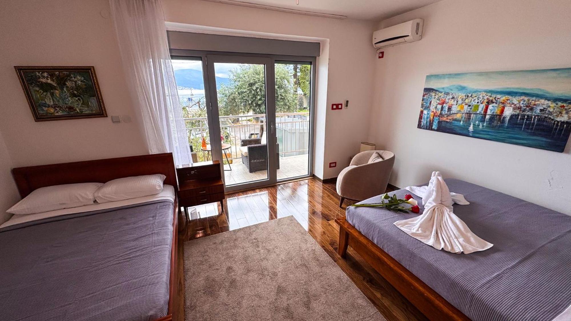 Qumi Apartments Tivat Eksteriør billede