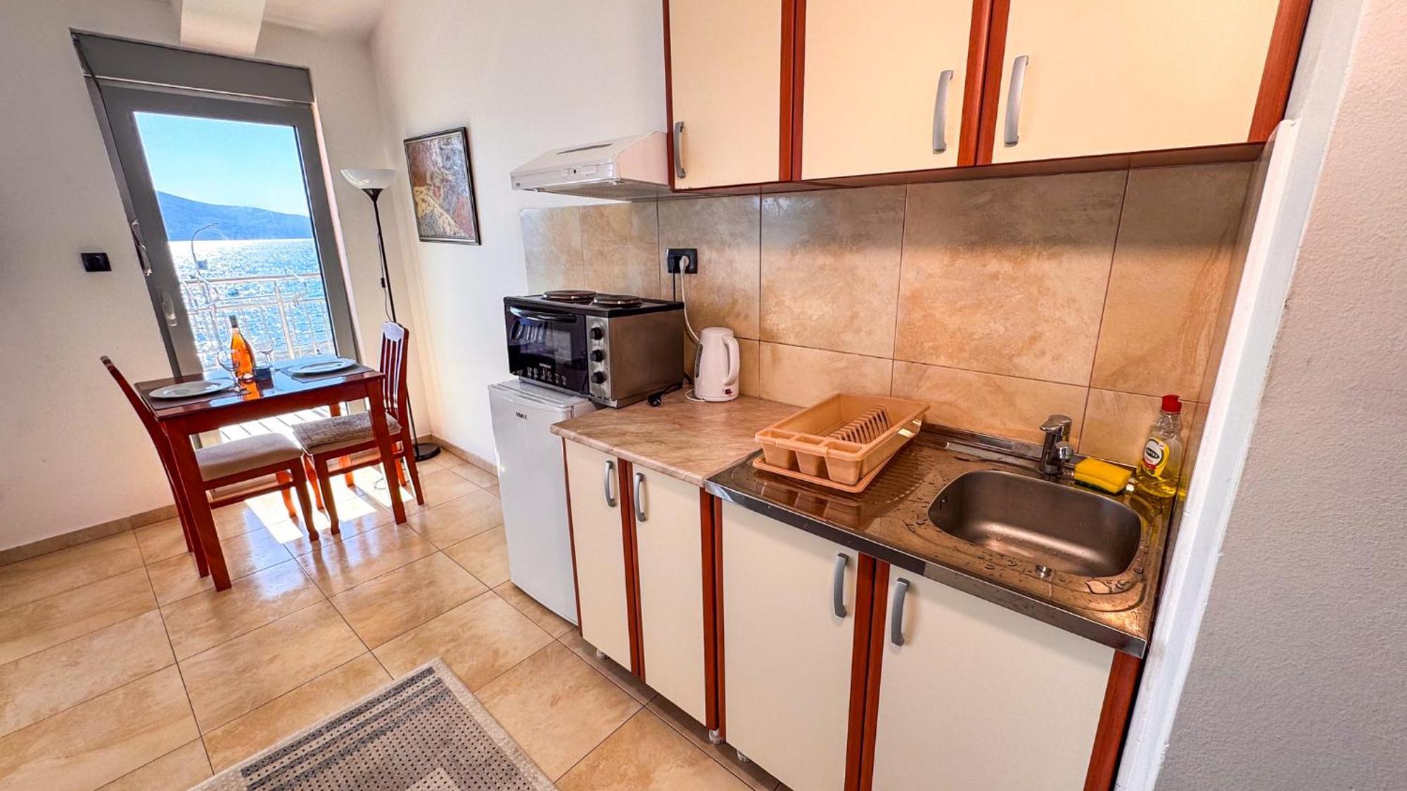 Qumi Apartments Tivat Eksteriør billede