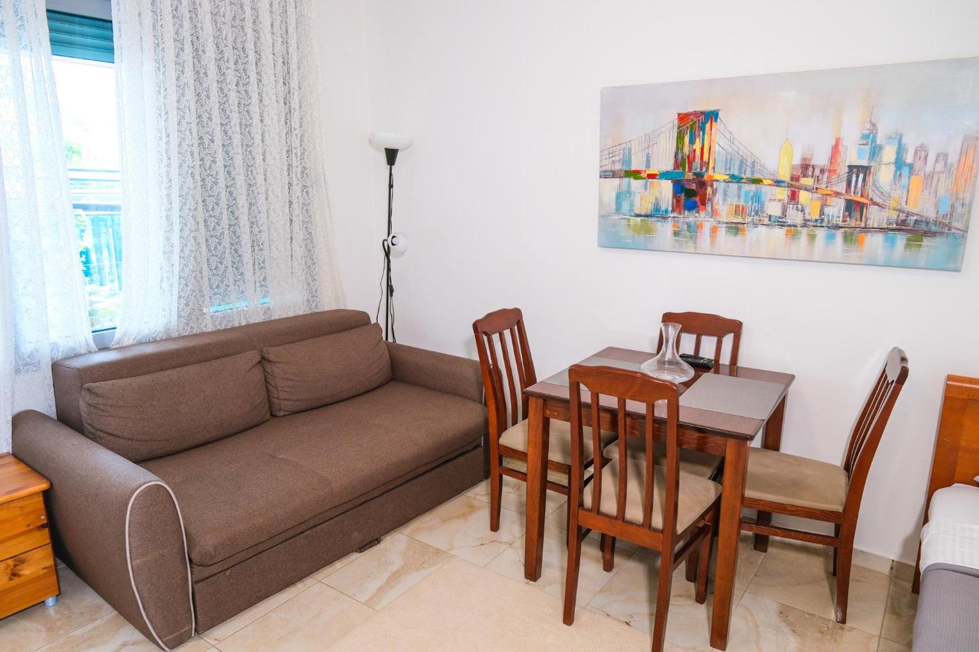 Qumi Apartments Tivat Eksteriør billede