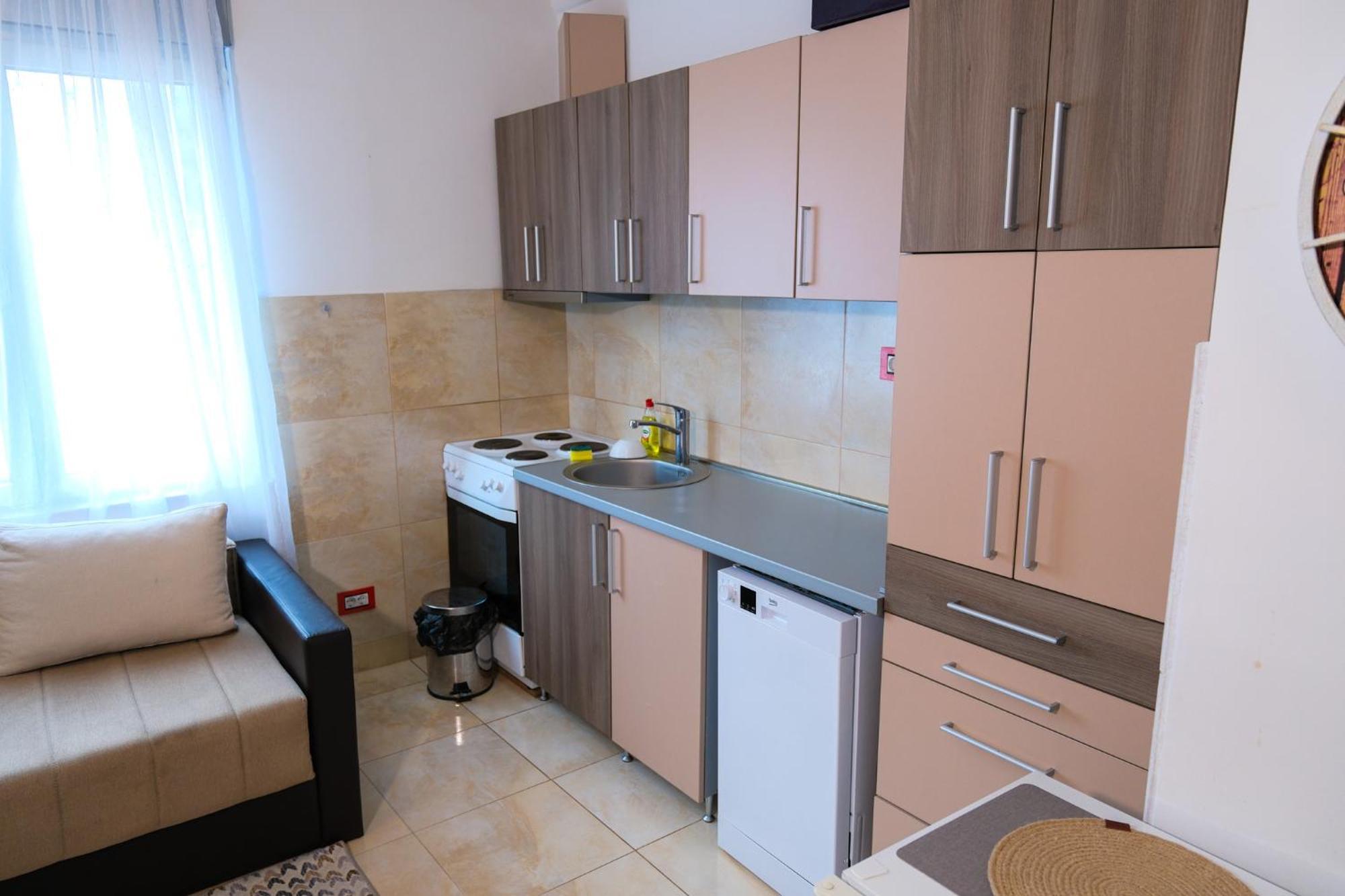 Qumi Apartments Tivat Eksteriør billede