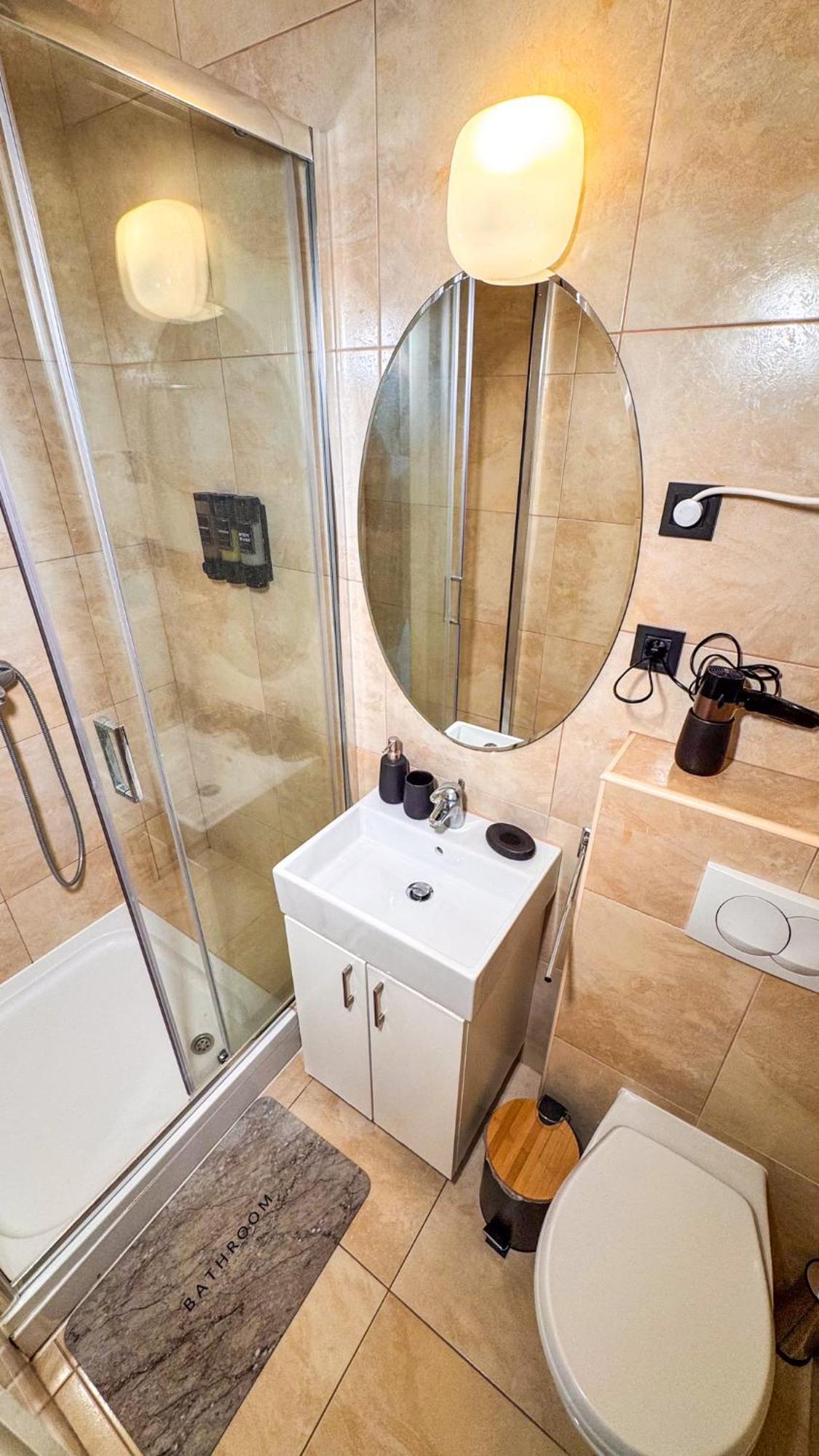 Qumi Apartments Tivat Eksteriør billede