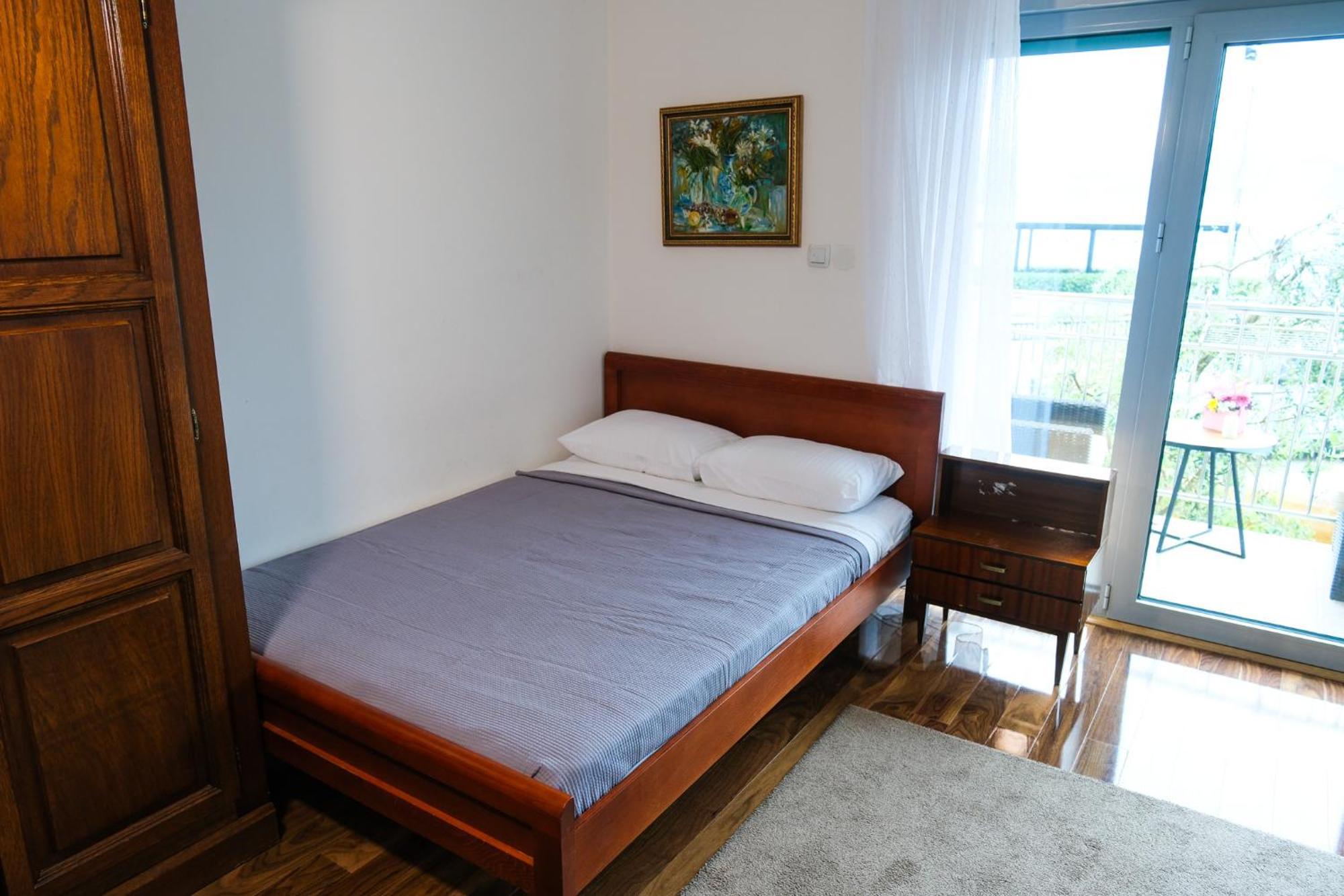 Qumi Apartments Tivat Eksteriør billede