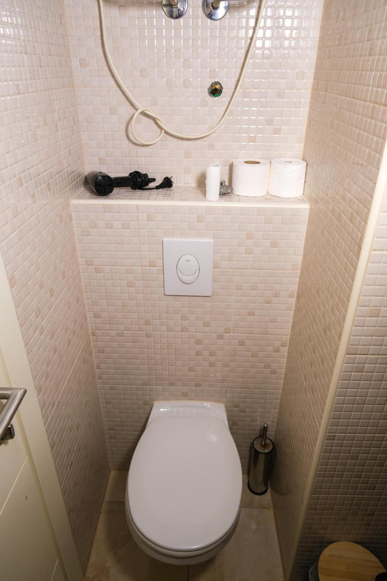 Qumi Apartments Tivat Eksteriør billede