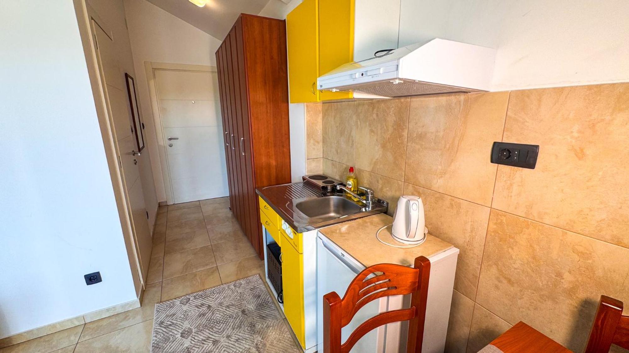 Qumi Apartments Tivat Eksteriør billede